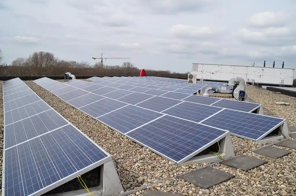 Rows of solar panels on a roof symbolising sustainability improvement and ESG performance in the brewing, beer, beverage and hospitality industry.